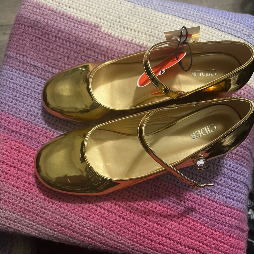 Qupid Gold Heels Elegant Design